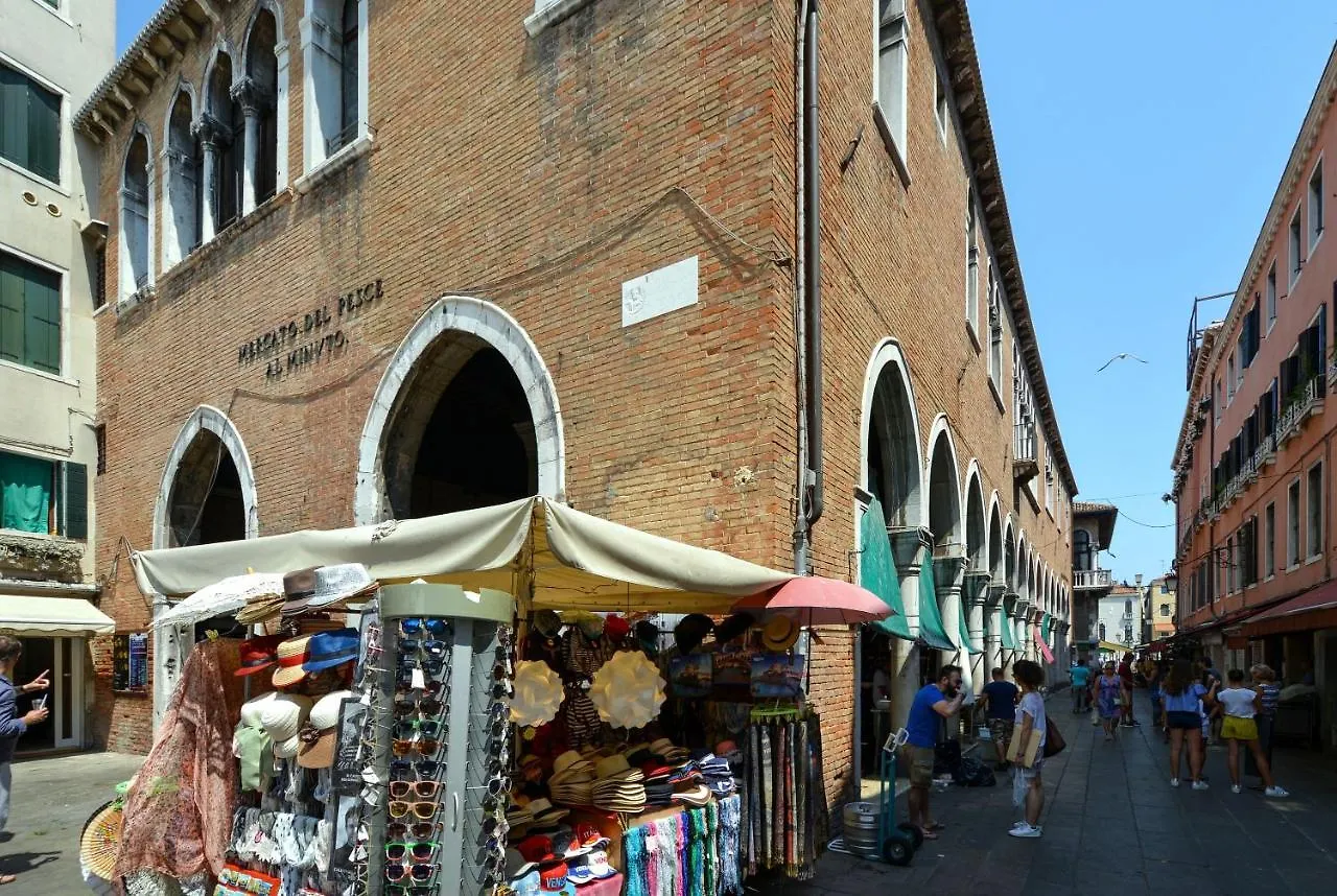 Rialto-Stua-Market Venedik 0*,  İtalya